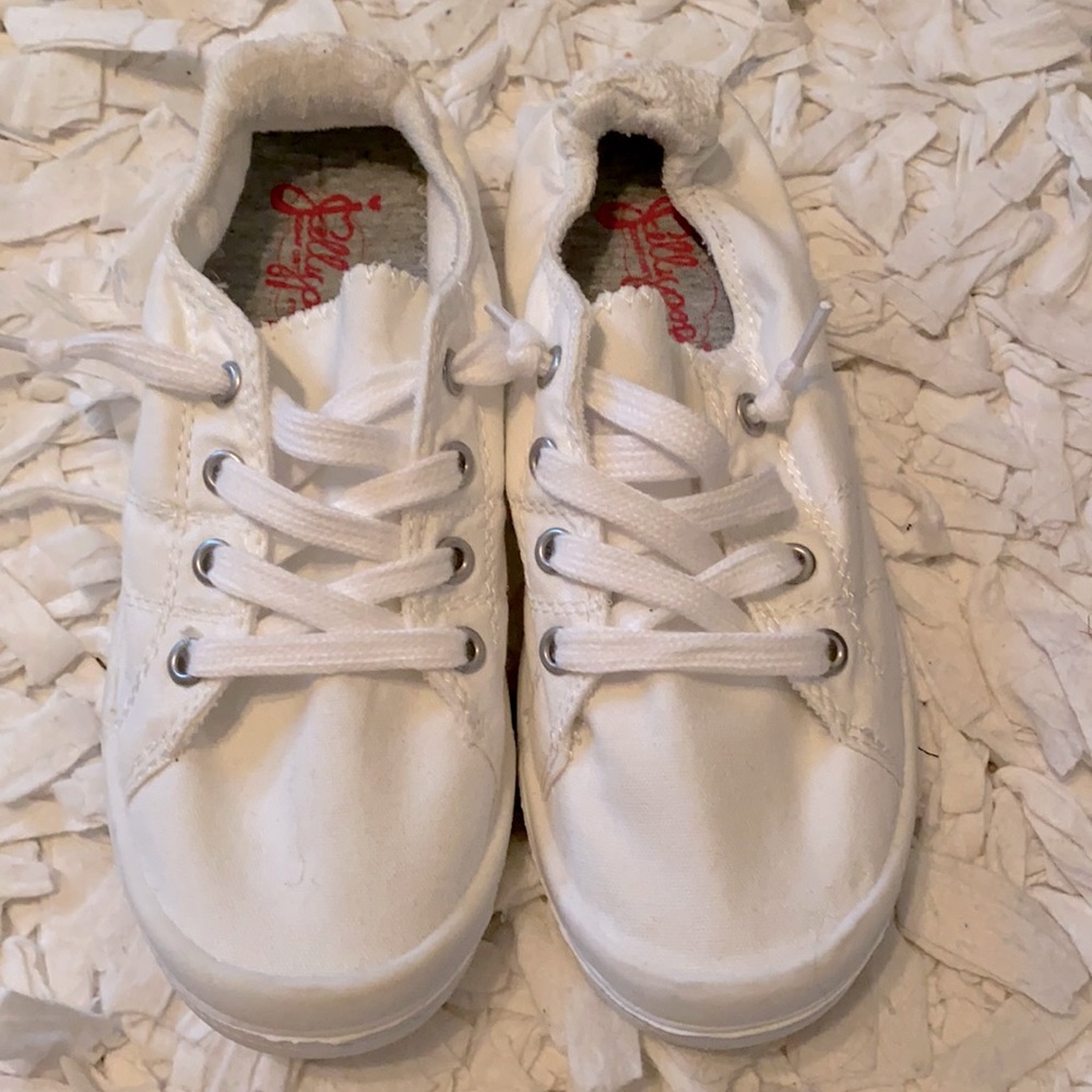 Jellypop canvas shoe. Size 6.  Never worn.